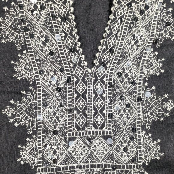 Style & Co. Black Linen Tunic with Cream Embroidery and Sequin Embellishments Si - Picture 3 of 6
